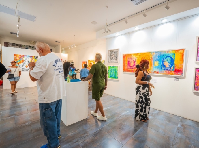ArtisA Gallery cu Art Auction pa manda artistanan Arubiano pa Red Dot Miami