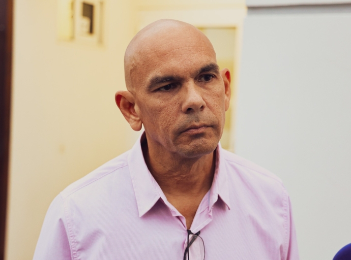 ‘Awor kizas ta compronde e wega di schaakmat di no tin un Minister Plenipotenciario’