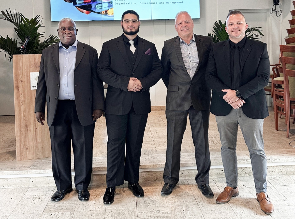 Shawn-Carl Solagnier a gradua como Bachelor den Organization, Governance and Management