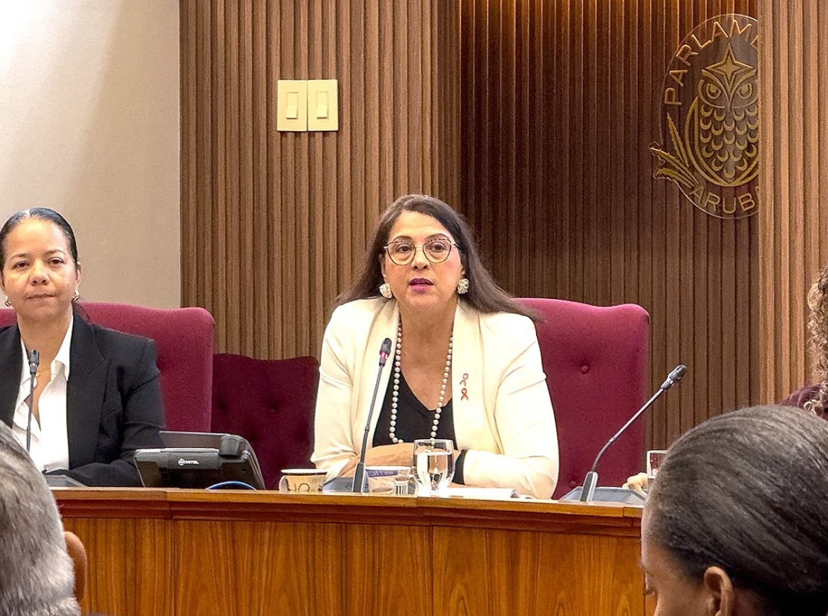 Minister Wyatt-Ras a duna aclaracion den Parlamento riba cuido di adulto mayor na Aruba