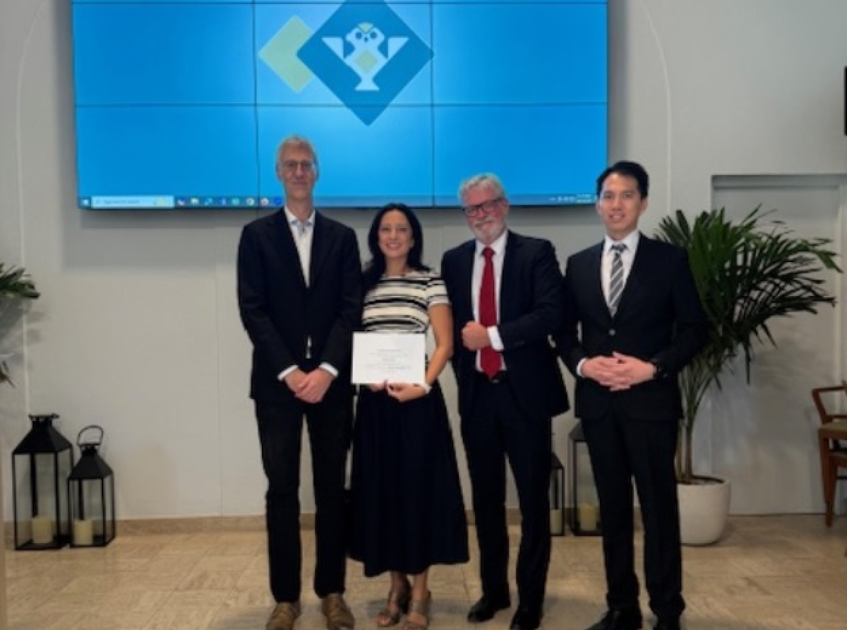 Laura Rumahloine a gradua na Facultad di Ley na Universidad di Aruba