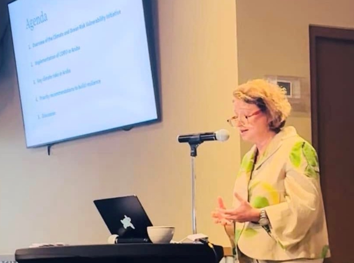 Parlamentario Evelyn Wever-Croes na presentacion di Climate & Ocean Risk & Vulnerability' Rapport