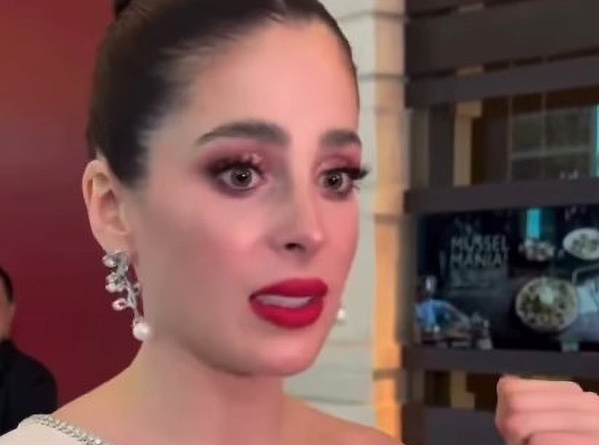 Bululu na evento di Miss Universe ora varios candidata a sali bay como protesta