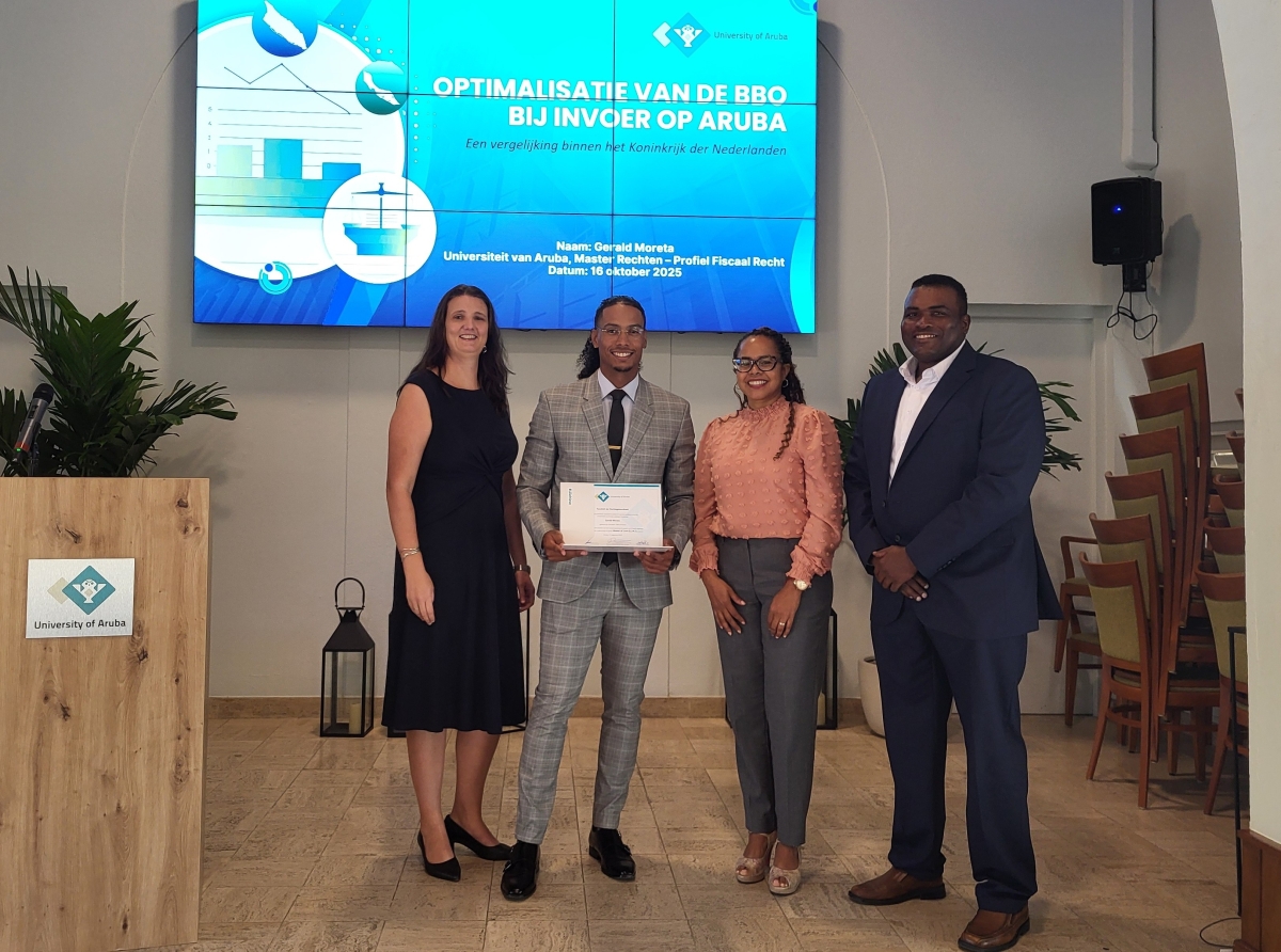 Gerald Moreta a gradua di Universidad di Aruba
