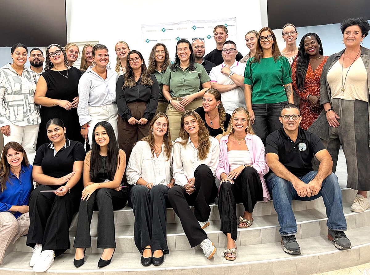 Studiantenan di Universidad di Aruba y NHL Stenden a presenta concepto pa Hofi Fontein