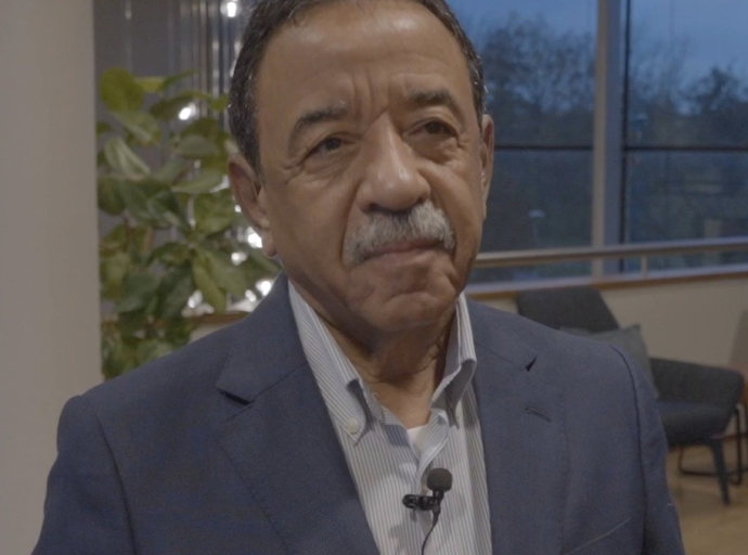 Durante e bishita na Hulanda a tene varios combersacion riba problematica di scarcedad vivienda