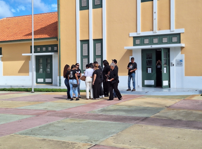 ‘Ami y e famia tin Fe cu e caso aki lo cana su caminda manera mester ta’