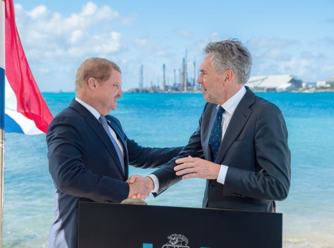 Aruba y Hulanda a anuncia cu ta bay desmantela refineria na San Nicolas