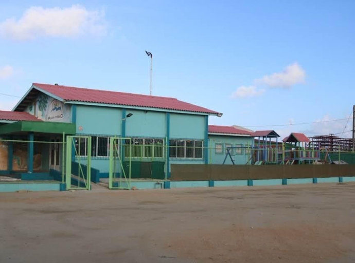 Diasabra tin concierto pa henter famia na Playa Pabao