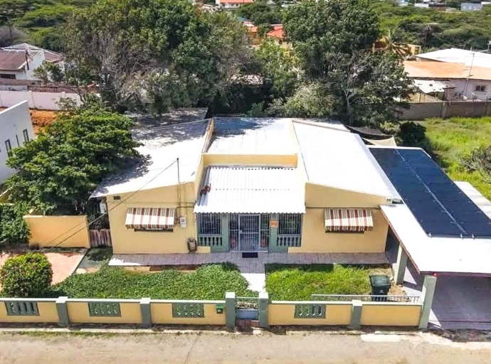 Na benta un propiedad cu potencial comercial y residencial na Santa Helenastraat