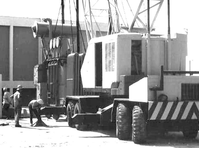 Trahando riba Sub-Station di Paardenbaai