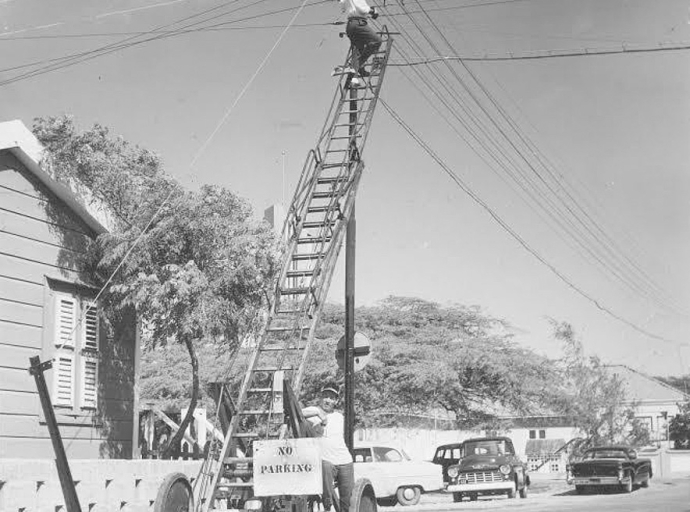 Haciendo trabao den Windstraat na 1957