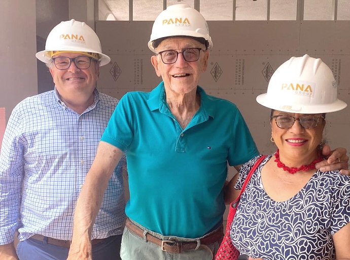 Tur benta di buki ‘E Bahul di Clyde’ ta bay pa Koningin Wilhelmina Fonds