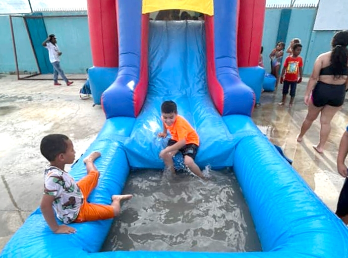 Diahuebs tin celebracion unico pa Dia di Mucha na Playa Pabao