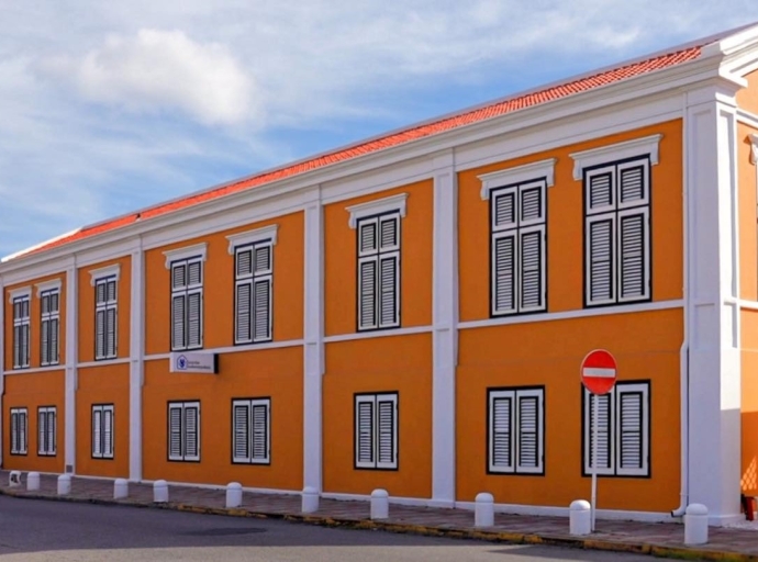 Renobacion di edificio historico na Zoutmanstraat a keda cla