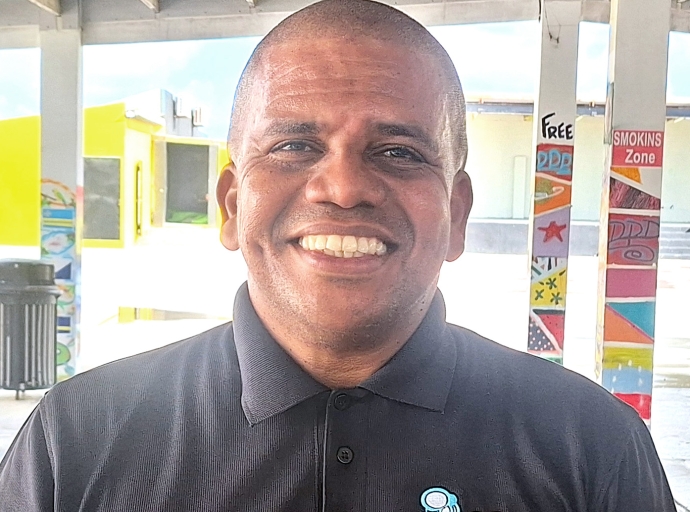 James Sneek, director di FTPH-131 ta referi na pakico nos mucha y hoben no ta tan expresivo mas