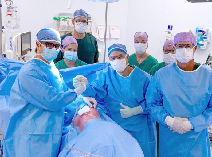 Docter Diego Gonzalez Rivas ta comparti su tecnica durante operacion na Aruba