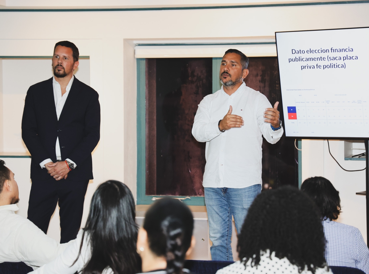 Reforma Democratico ta clave pa fortalece transparencia, autonomia y un sistema di gobernacion moderno