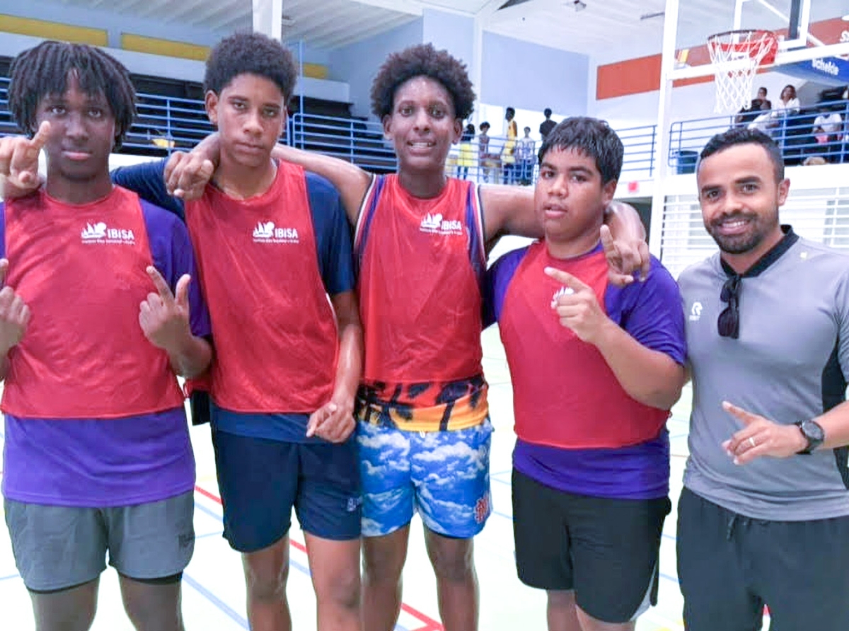 Filomena College Boys a bira campeon di Basketball Escolar