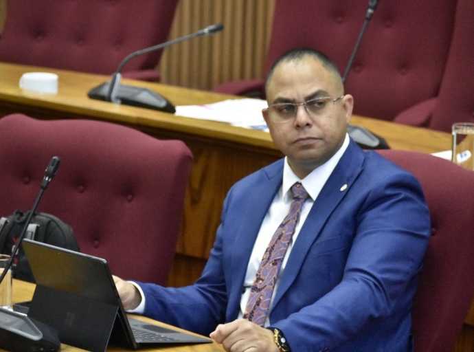 Parlamento Hubenil ta un plataforma sagrado pa forma nos futuro