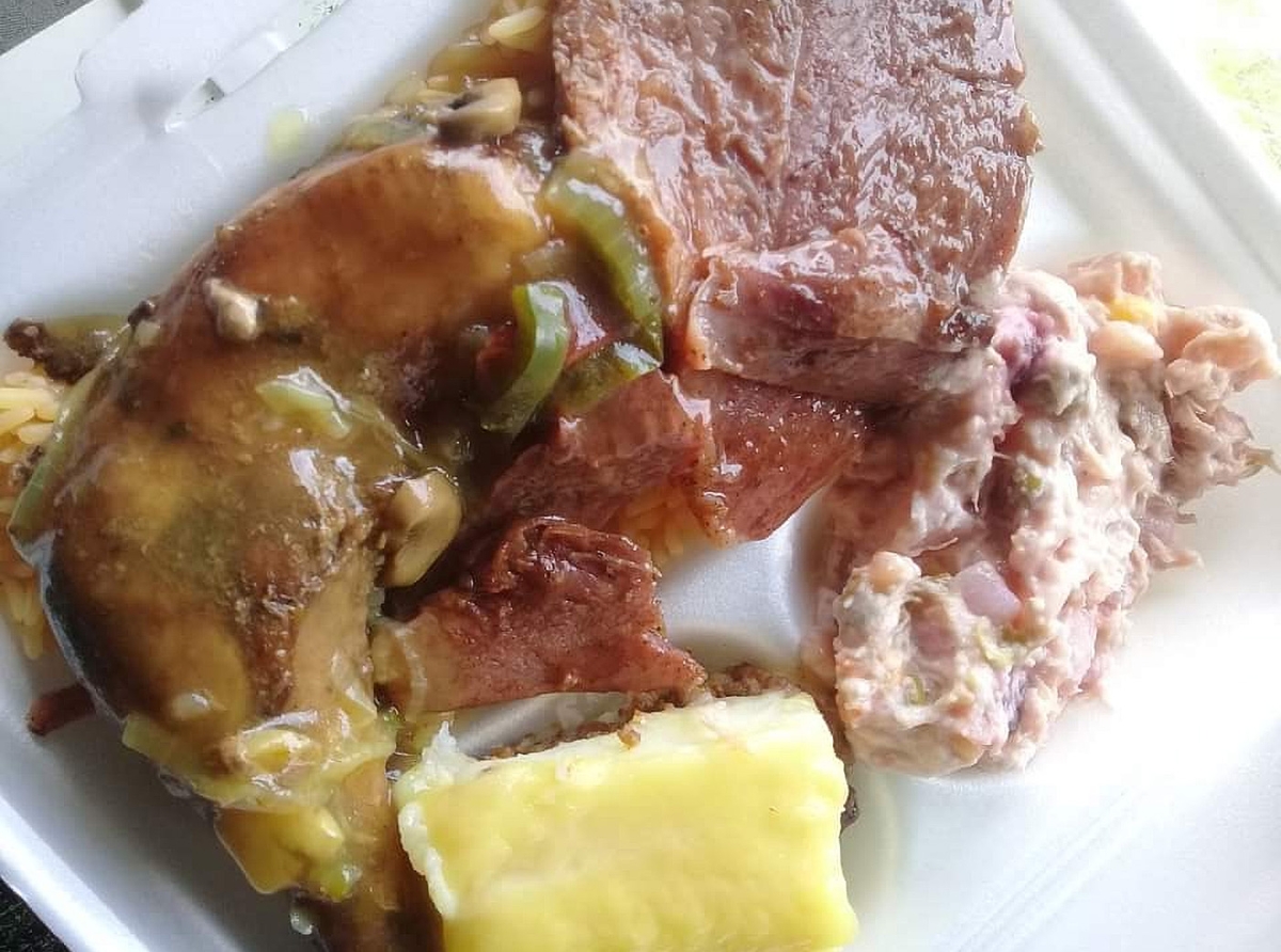 Otro siman tin Christmas Bazar na parkinglot di Aruba Entertainment Center na Dakota