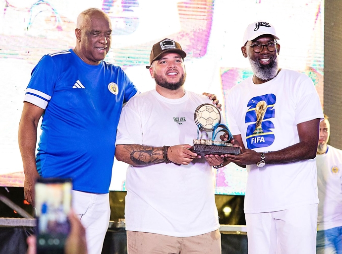 Ministro Gerlien Croes a atende ceremonia unda e isla a honra Team Curaçao