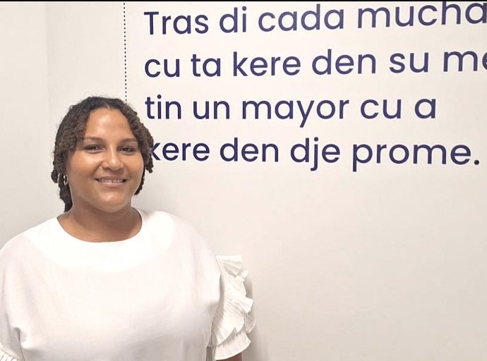 Ora cu mayornan ta pone un fundeshi fuerte, muchanan ta resalta