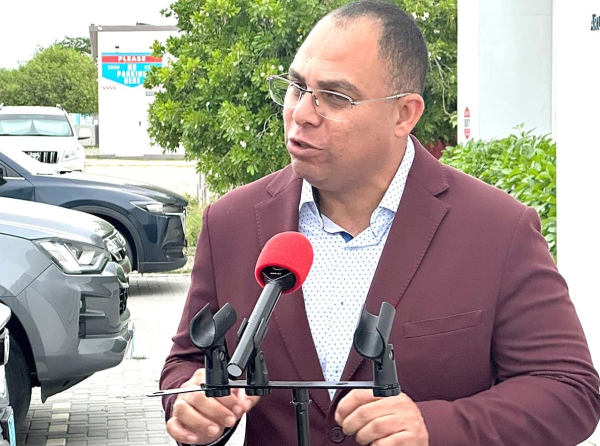 Derechonan di Mucha ta un spiel incomodo pa mira den dje, pero un obligacion pa nos pais