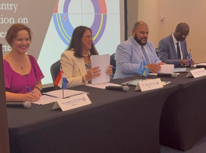 Cuatro pais di Reino a reuni pa fortifica salud publico y preparacion prome cu crisis