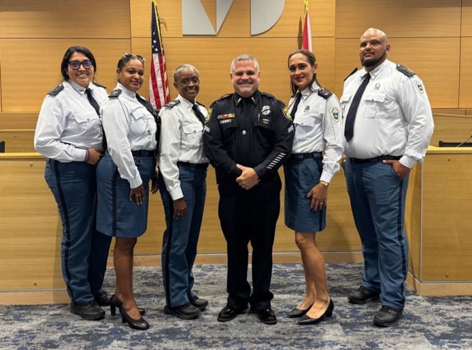 Cinco polis a participa den curso intensivo 'community policing' na Miami