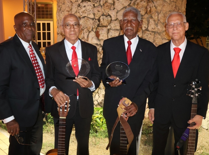 Departamento di Cultura a organisa un anochi pa honra Santa Cecilia y nos baluartenan musical