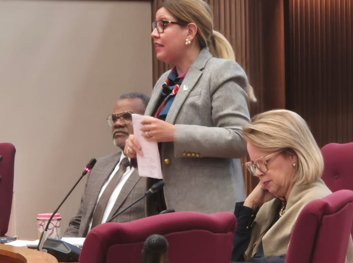 Preocupacion serio pa scarcedad continuo di personal cualifica den e sector publico