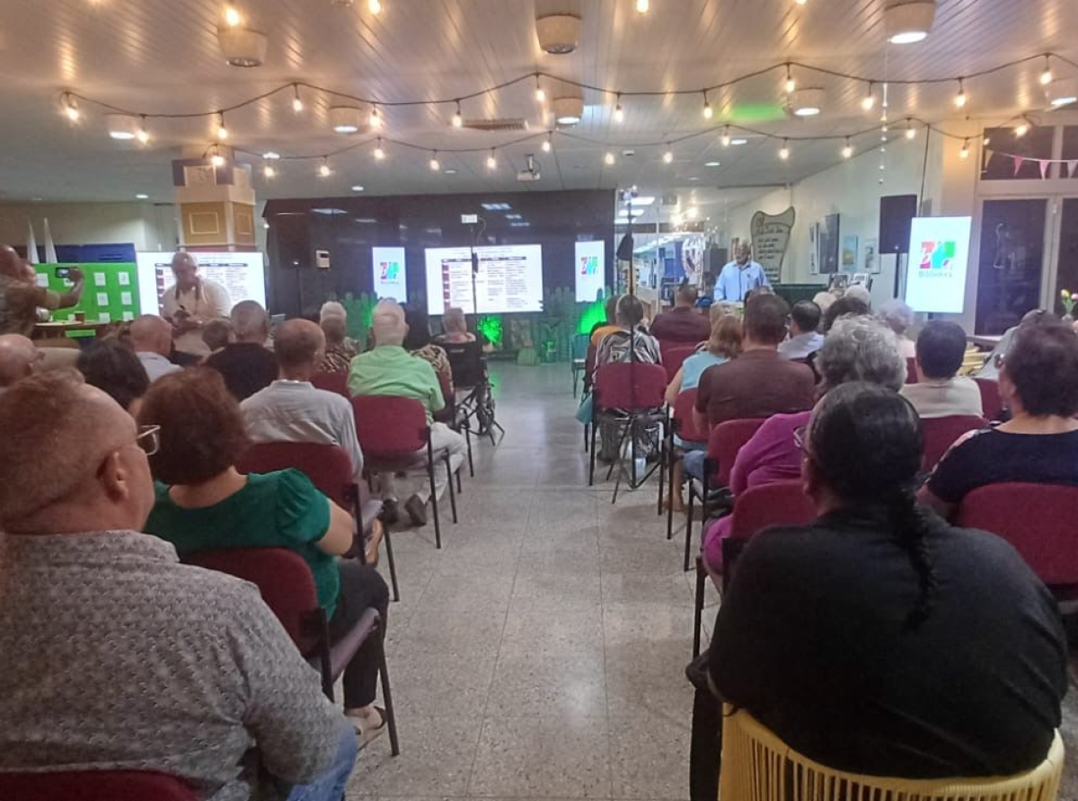 Charla di Ramon Todd Dandaré tocante e textonan mas bieu na Papiamento a sorprende hopi hende