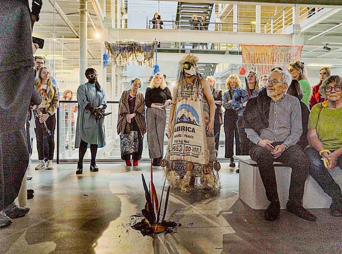 Artistanan Alydia Wever y Ryan Oduber a presenta obra ‘Biento di Seit’ te na Polonia