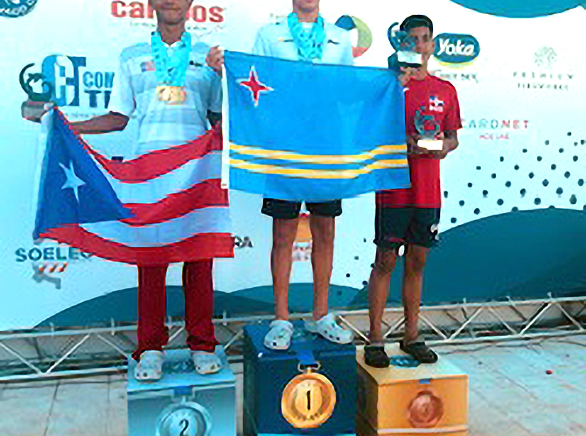 Stingray Swimming Team orguyoso cu prestacion di Leandro Santiesteban na NACO 2025