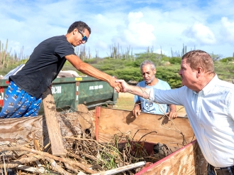 Mas cu 400 pickup den Baki den Bario na Ayo