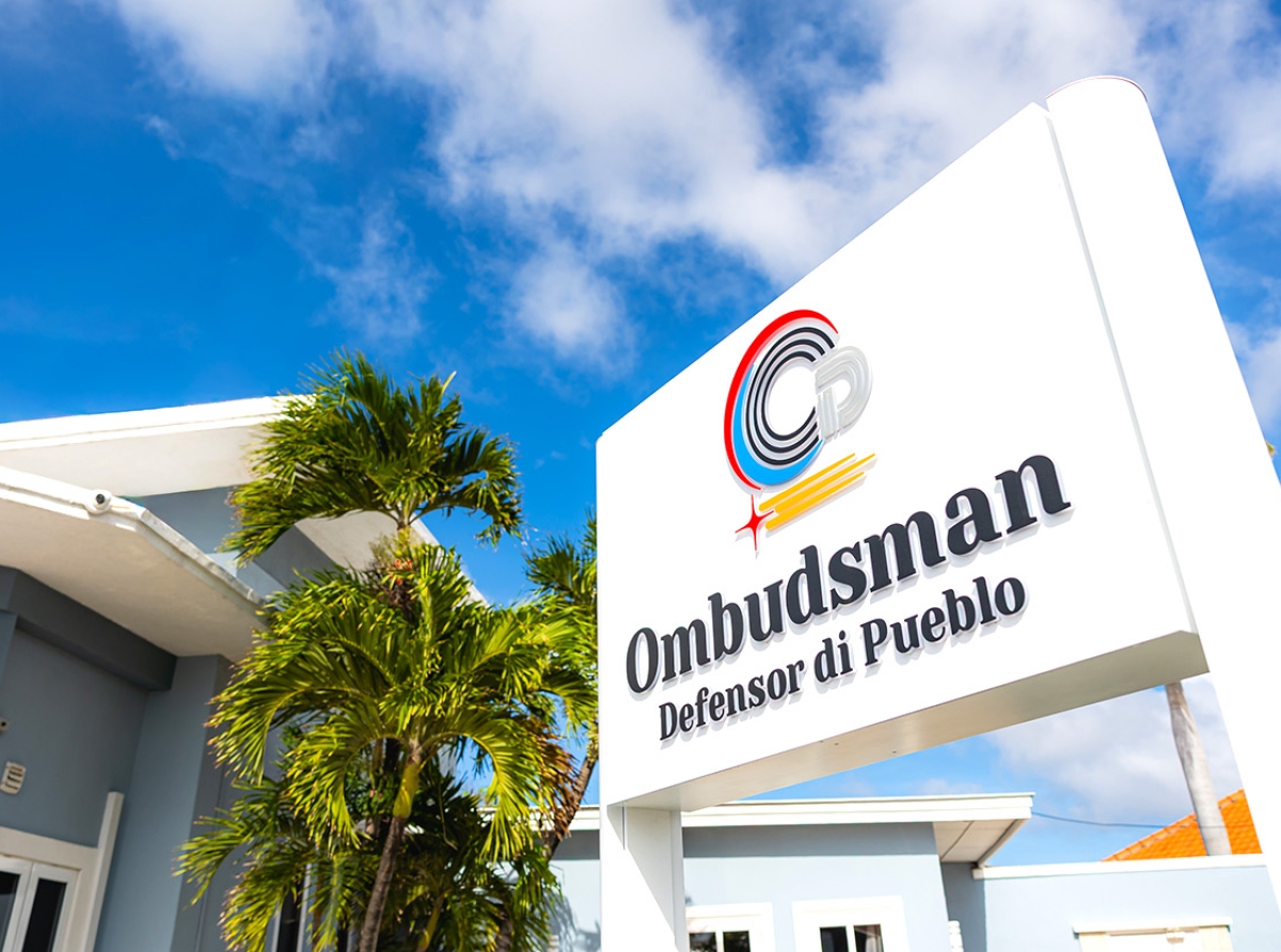 Bureau Ombudsman oficialmente a cuminsa brinda servicio na comunidad