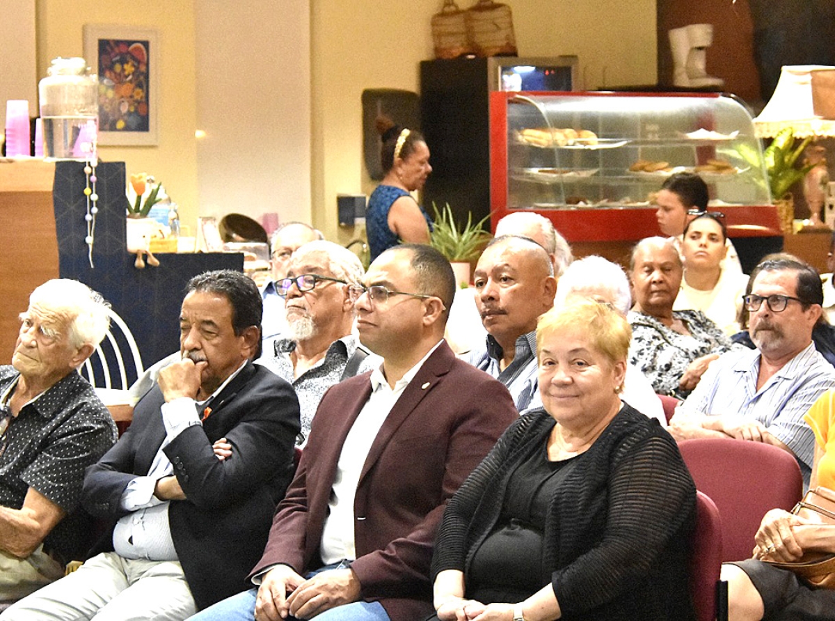 Parlamentario Eduard Pieters cu yamada urgente pa proteha Papiamento