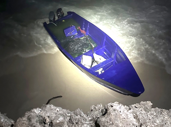 Cantidad grandi di droga di dropping na costa a wordo confisca