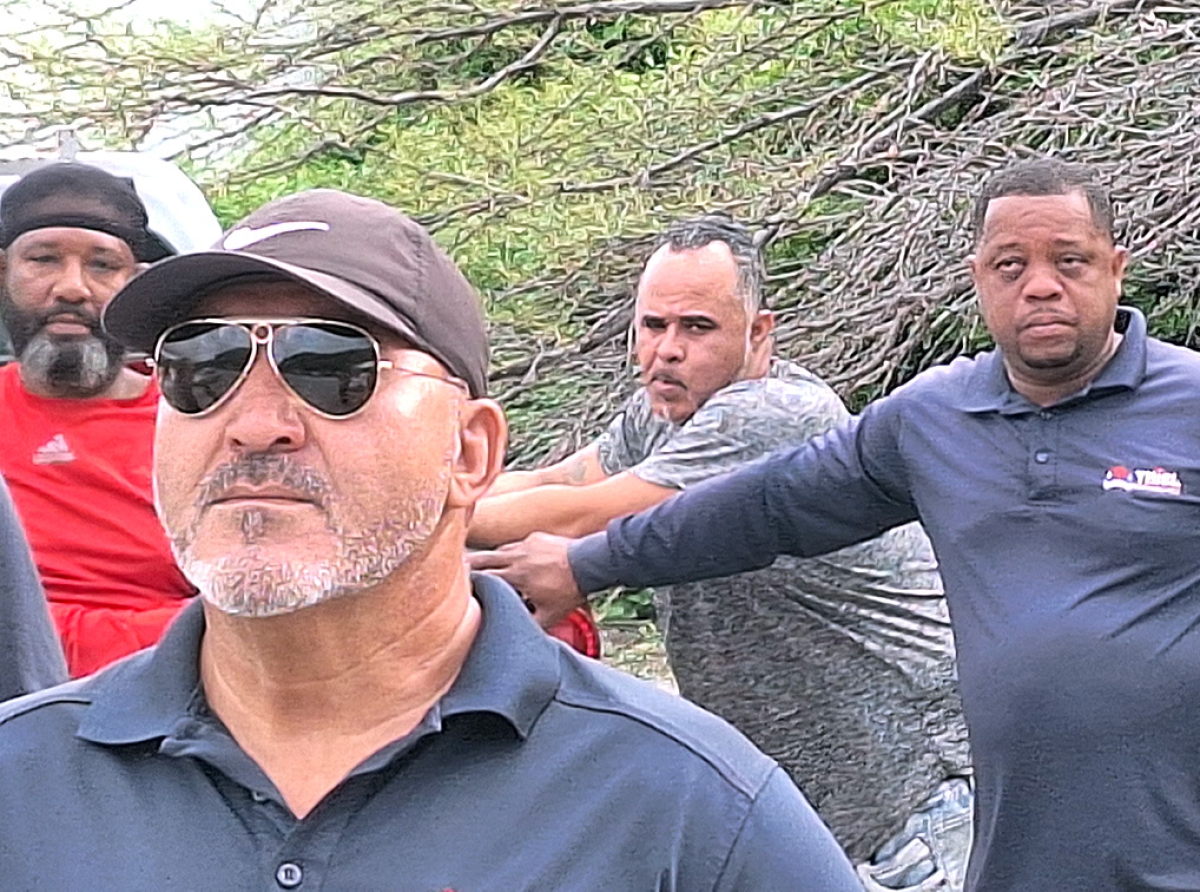 Compania Thiel Corporation pa casi cuater aña ta reteniendo placa di pensioen di su trahadornan