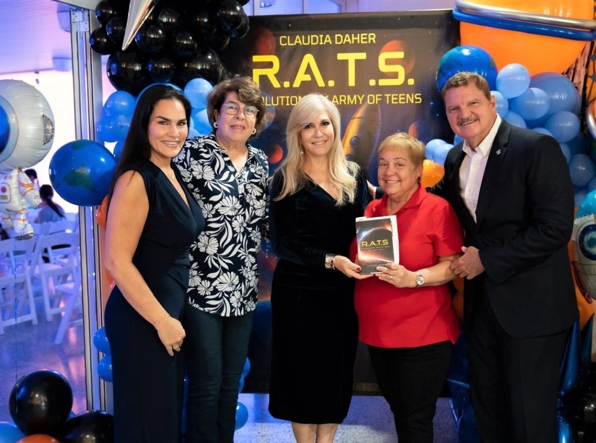 Autor Claudia Daher Ponson a presenta su buki nobo na Biblioteca Nacional Aruba