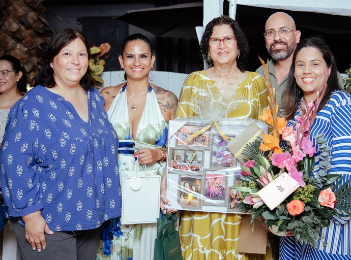Un brindis pa Sandy Geerman cu a bay goza awo di su pensioen