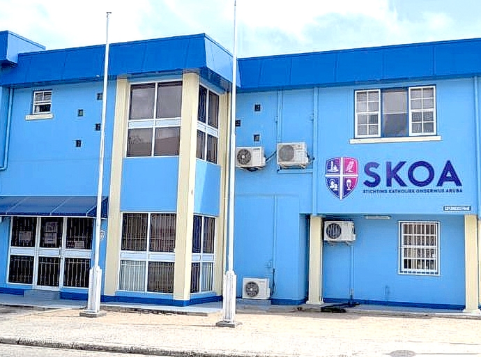 Prisma pa yuda alumno siña lesa y papia Hulandes na scol