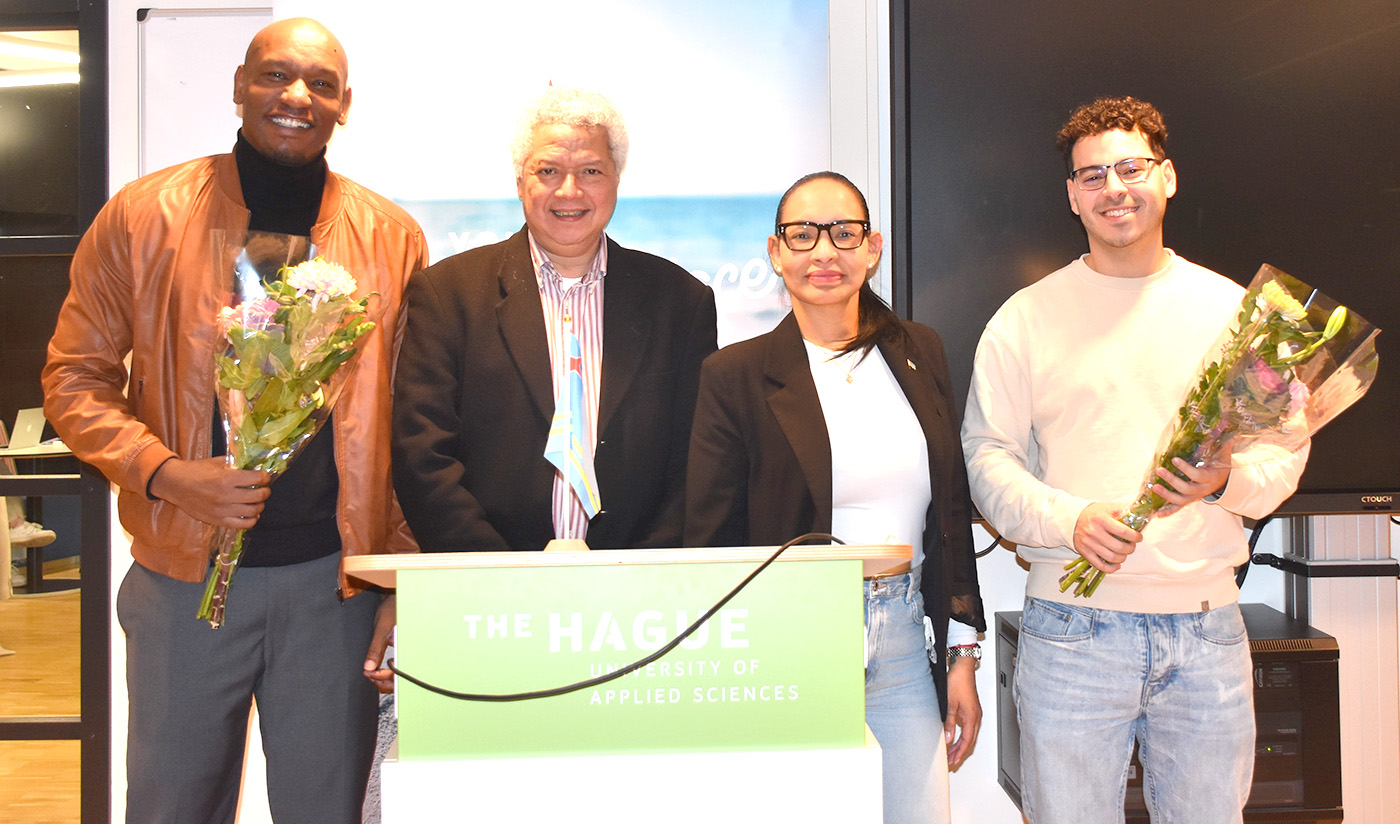 Exitoso encuentro pa studiante riba e tema di presupuesto durante estudio