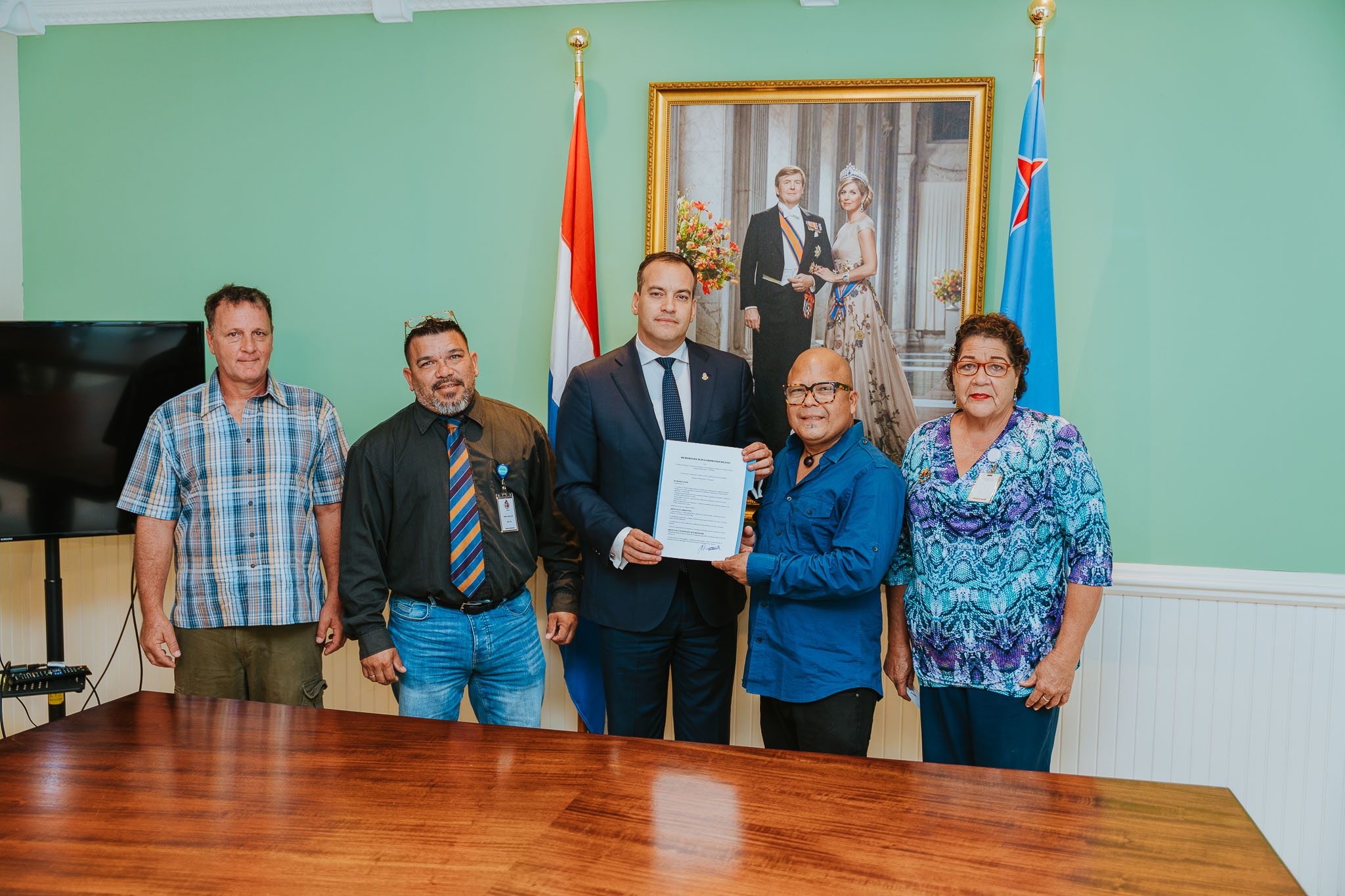 Minister Geoffrey Wever y Comision Pro Cunukeronan Arubiano ta firma un MoU pa fortifica sector primario y impulsa seguridad alimenticio