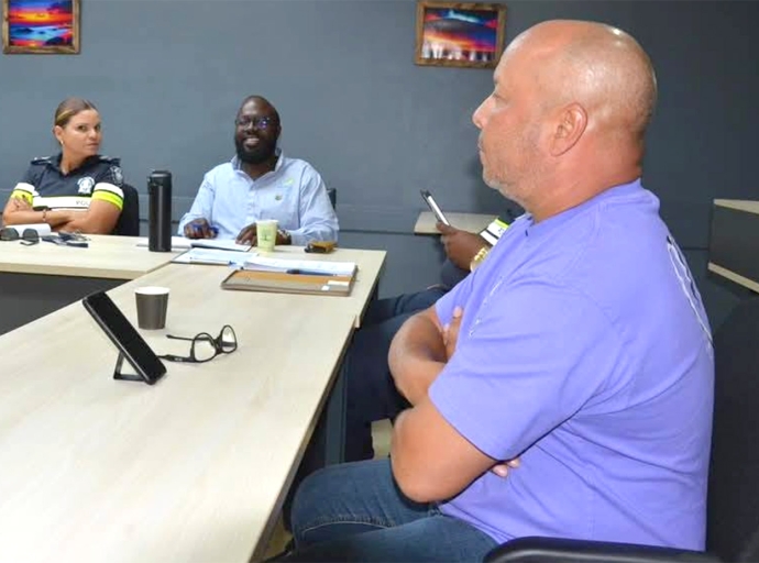 SMAC ta haci apelacion na gruponan di Carnaval pa keur tur vehiculo na tempo