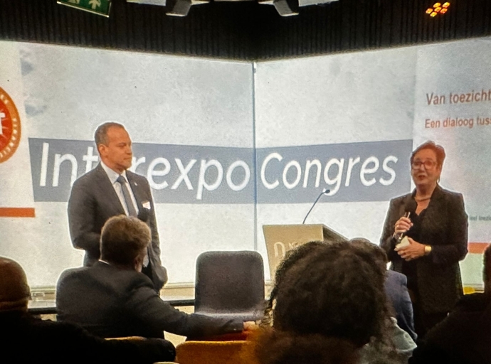 Corsou y Sint Maarten a cuestiona Minister Geoffrey Wever