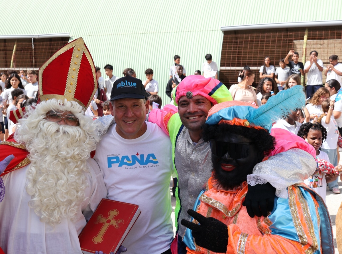 Fundacion PANA ta celebra ‘Sinterklaas Riba Caya’ cu donacion di 500 regalo na mucha rond Aruba