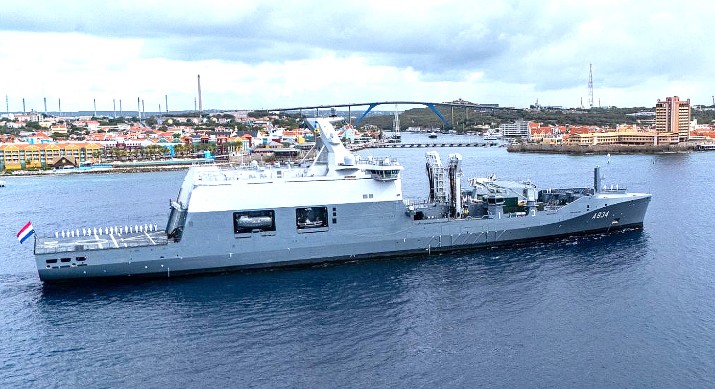 Barco di Marina Den Helder ta regresando region di Caribe