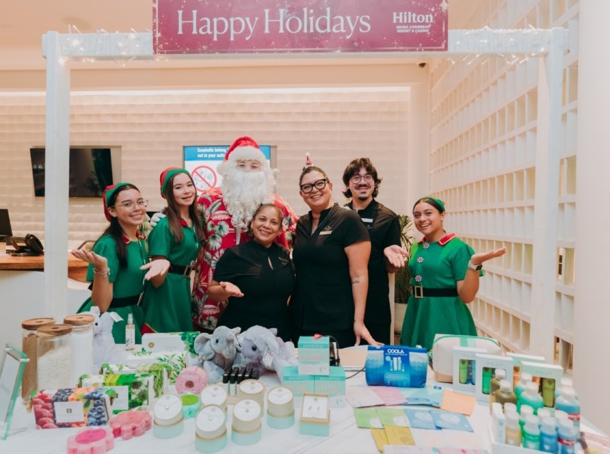 Holiday Markets ta yama bonbini na dianan di fiesta na Hilton Aruba Caribbean Resort & Casino